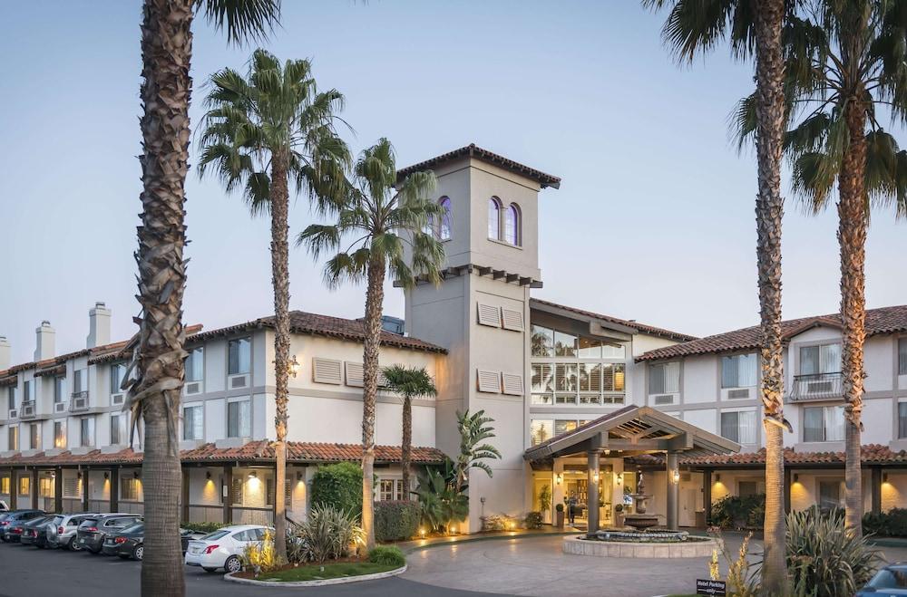 Doubletree By Hilton Campbell - Pruneyard Plaza Exterior photo